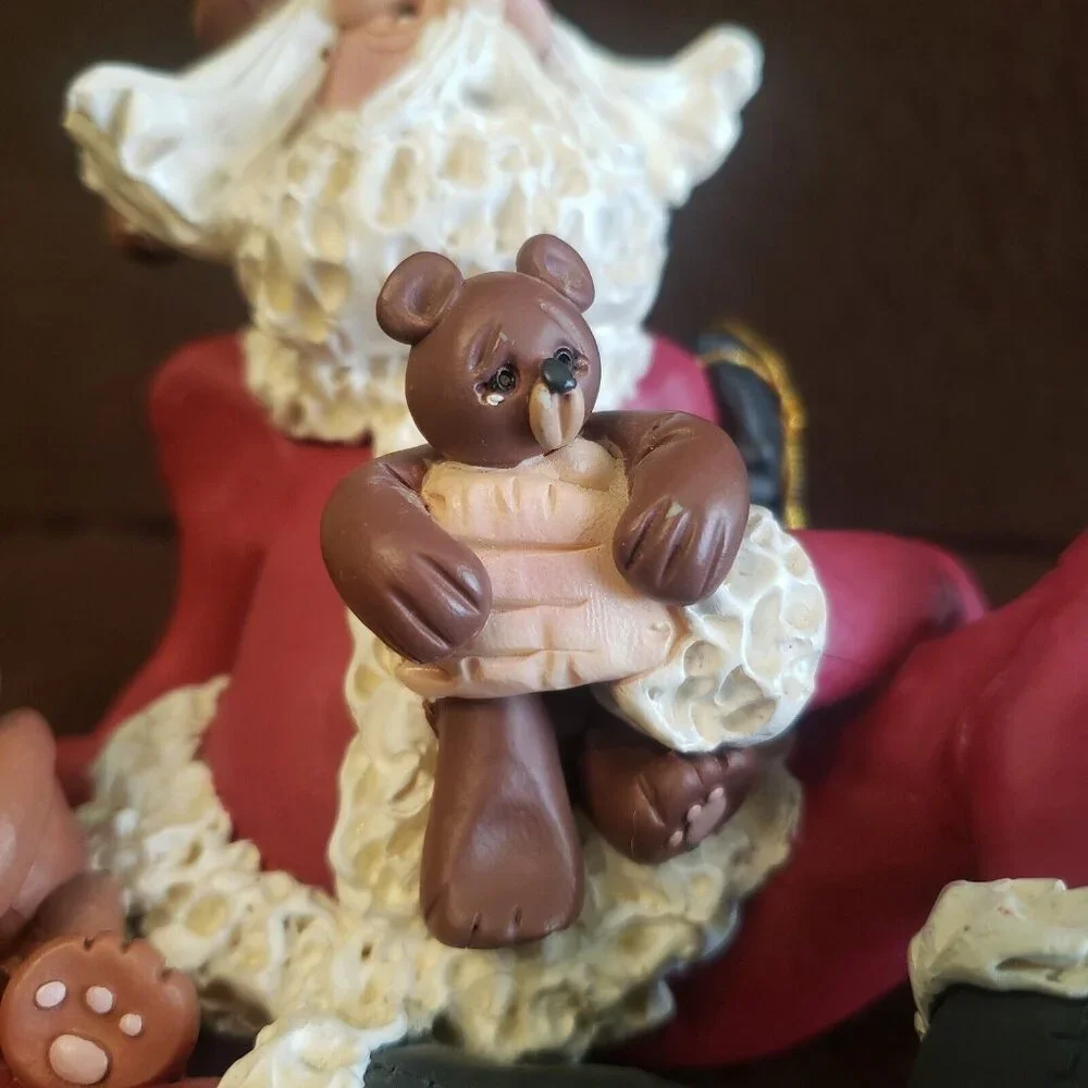 Vintage Possible Dreams Mini Munchikins Santa 1992 Figurine with bears resin Sad